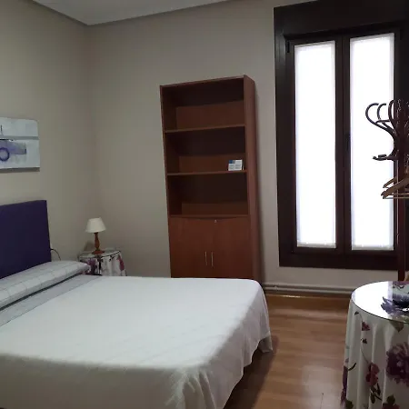 Loinaz ゲストハウス サン・セバスティアン